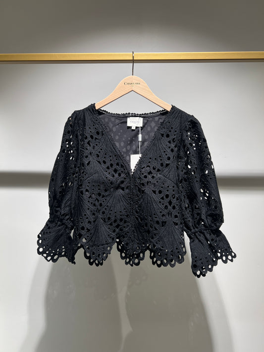 Blouse noire en dentelle ajourée CHOKLATE